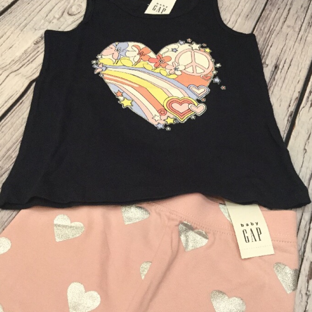 Baby Gap Girls 12-18 Months Heart Peace Shirt & Shorts - Picture 3 of 3